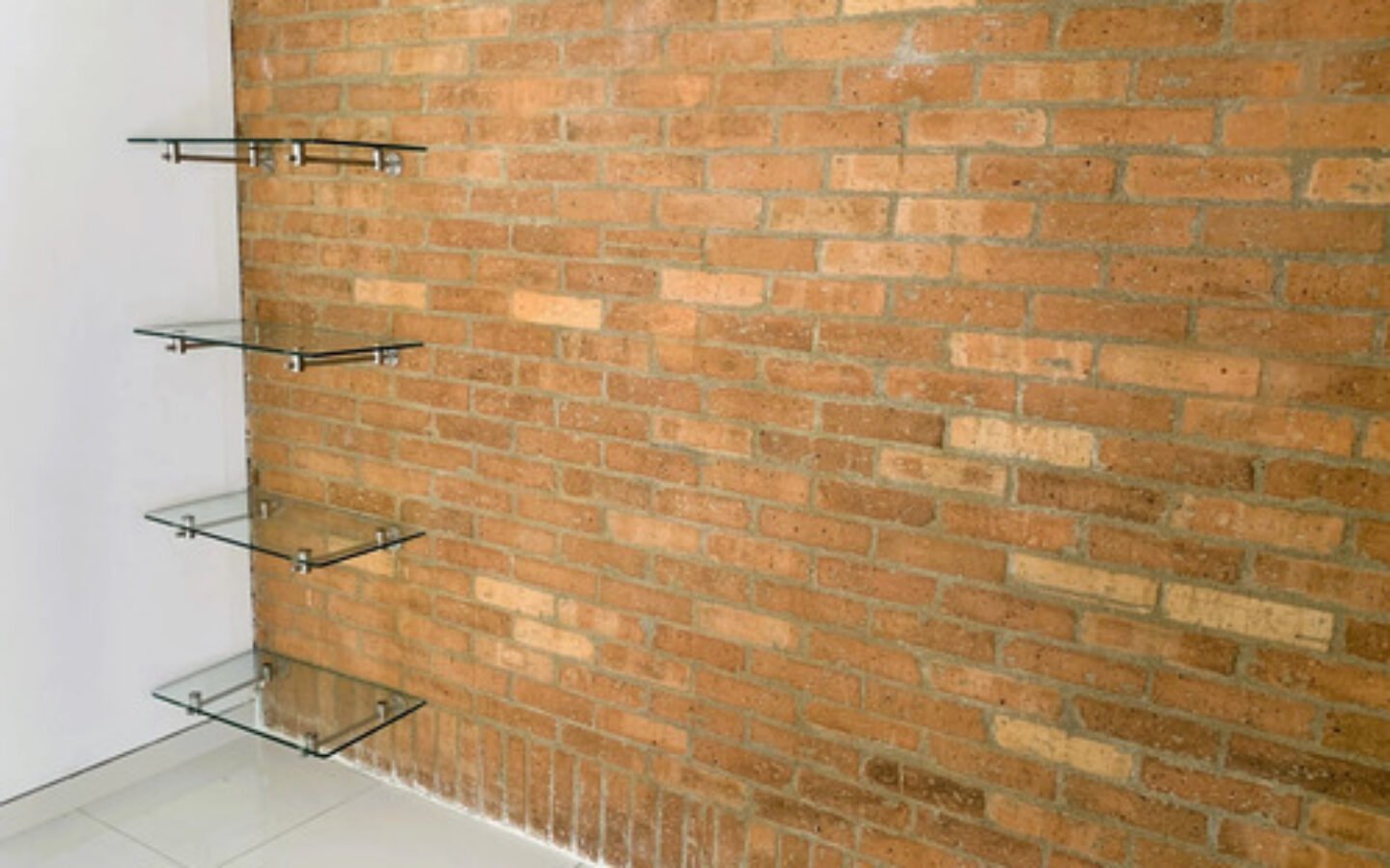 Apartamento En Arriendo En El Poblado En El Sector De Patio Bonito, Medellín. Negociable | 136 M2 3 Habitaciones + Servicio Cerca De Oviedo Y Santafé.