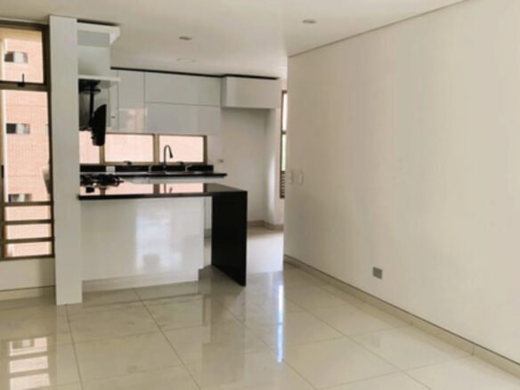 Apartamento En Arriendo En El Poblado En El Sector De Patio Bonito, Medellín. Negociable | 136 M2 3 Habitaciones + Servicio Cerca De Oviedo Y Santafé.