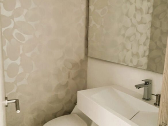 Apartamento En Arriendo En El Poblado En El Sector De Patio Bonito, Medellín. Negociable | 136 M2 3 Habitaciones + Servicio Cerca De Oviedo Y Santafé.