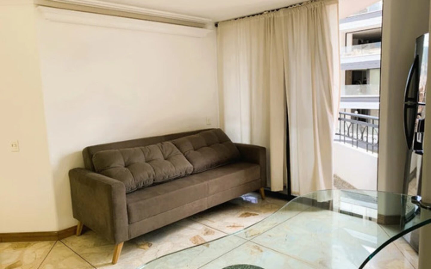 Apartamento Amoblado De 51 M² En Arriendo En Laureles. Con 1 Habitación, 2 Baños, Parqueadero Y Dotación Completa. Excelente Ubicación Cerca Del Segundo Parque, La Avenida Nutibara, Upb