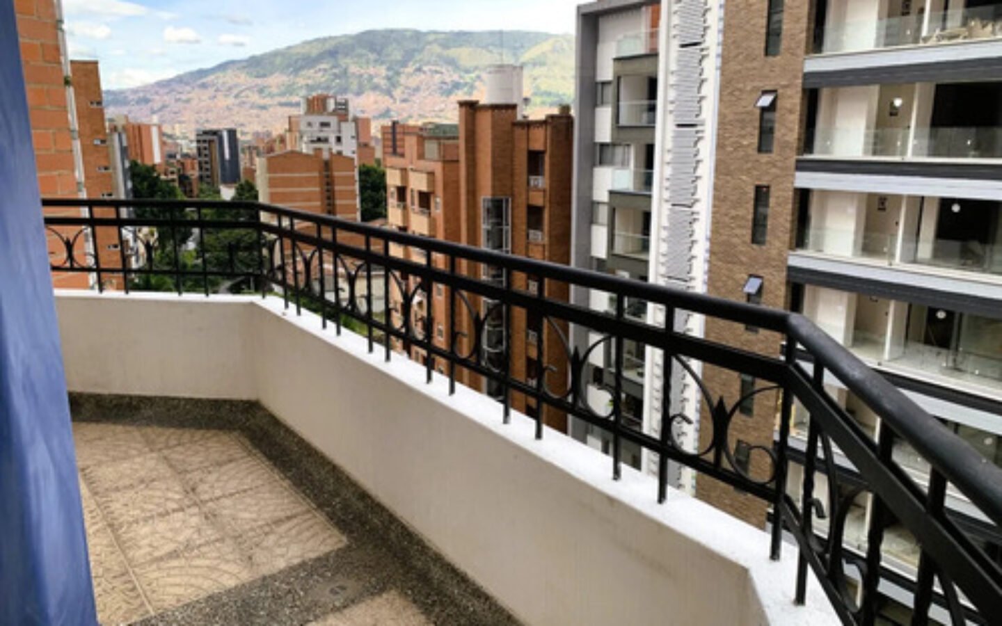 Apartamento Amoblado De 51 M² En Arriendo En Laureles. Con 1 Habitación, 2 Baños, Parqueadero Y Dotación Completa. Excelente Ubicación Cerca Del Segundo Parque, La Avenida Nutibara, Upb