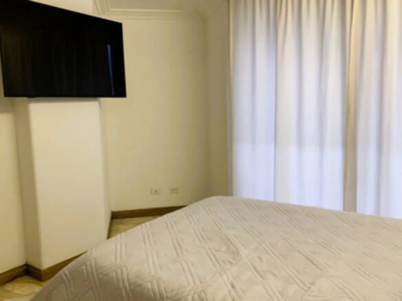 Apartamento Amoblado De 51 M² En Arriendo En Laureles. Con 1 Habitación, 2 Baños, Parqueadero Y Dotación Completa. Excelente Ubicación Cerca Del Segundo Parque, La Avenida Nutibara, Upb