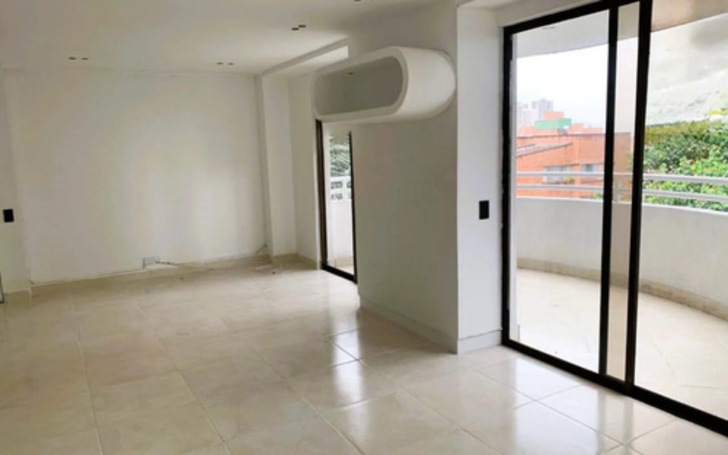 Apartamento En Arriendo En Provenza, El Poblado Medellín . 140 M2, 3 Habitaciones Más Servicio, 3 Baños Y Parqueadero. Excelente Ubicación