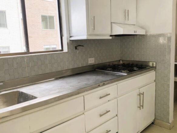 Apartamento En Arriendo En Provenza, El Poblado Medellín . 140 M2, 3 Habitaciones Más Servicio, 3 Baños Y Parqueadero. Excelente Ubicación