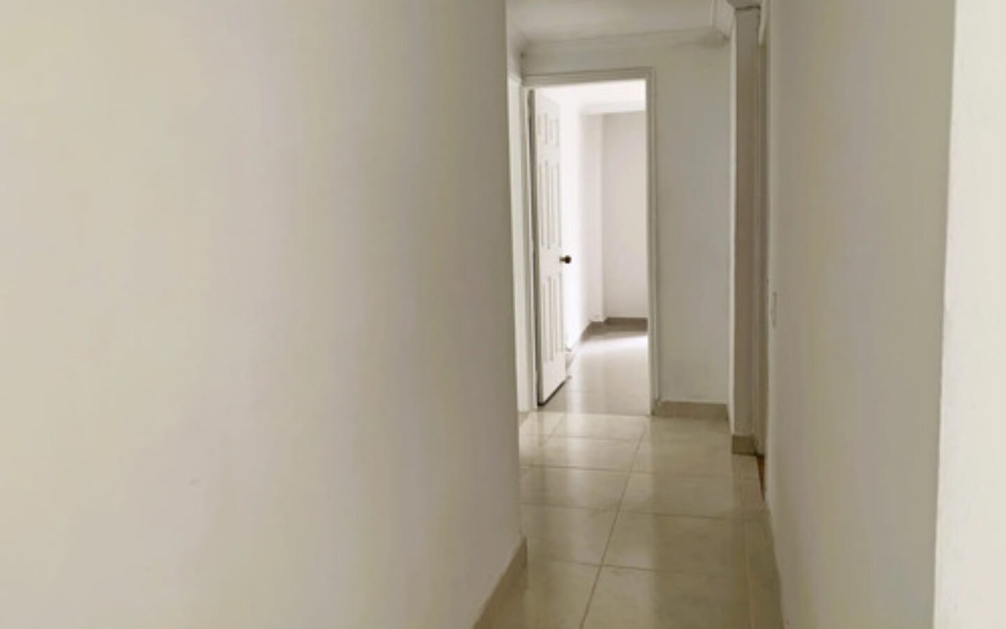 Apartamento En Arriendo En Provenza, El Poblado Medellín . 140 M2, 3 Habitaciones Más Servicio, 3 Baños Y Parqueadero. Excelente Ubicación