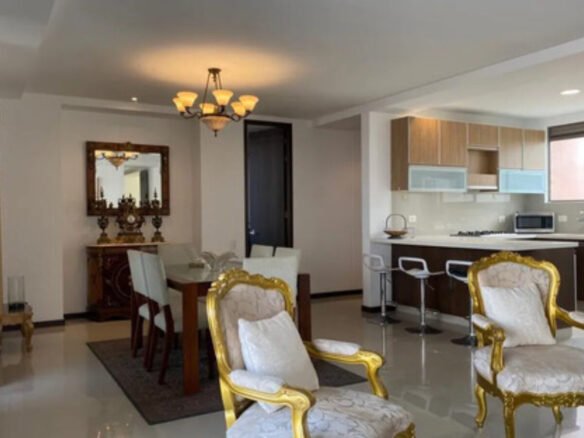 Apartamento Amoblado En El Poblado Para Ejecutivos. 150 M2, Estudio, 3 Habitaciones Más Servicio, 2 Parqueaderos Y Acceso Rápido A Provenza, Milla De Oro Y Las Palmas.