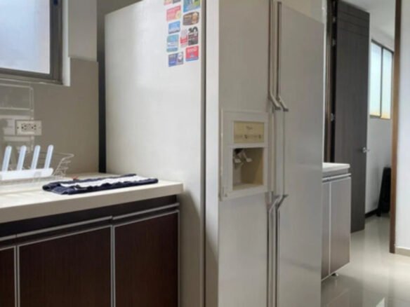 Apartamento Amoblado En El Poblado Para Ejecutivos. 150 M2, Estudio, 3 Habitaciones Más Servicio, 2 Parqueaderos Y Acceso Rápido A Provenza, Milla De Oro Y Las Palmas.