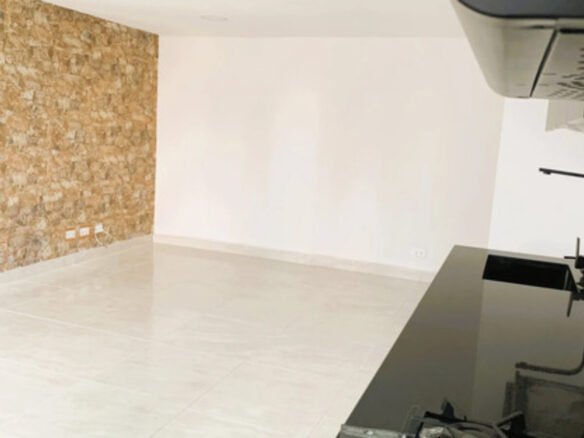Apartamento Remodelado En Venta En Rodeo Alto Medellín | 60 M2, Con 3 Habitaciones, 2 Baños, Balcón, Parqueadero Privado Unidad Con Piscina, Gimnasio, Cancha Múltiple Y Vigilancia 24 Horas.