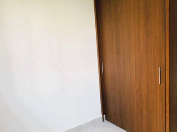 Apartamento Remodelado En Venta En Rodeo Alto Medellín | 60 M2, Con 3 Habitaciones, 2 Baños, Balcón, Parqueadero Privado Unidad Con Piscina, Gimnasio, Cancha Múltiple Y Vigilancia 24 Horas.