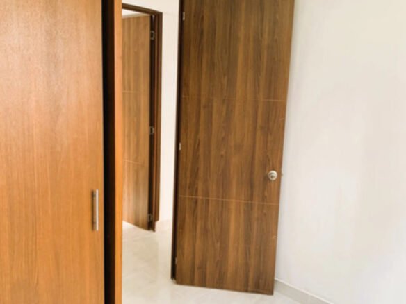 Apartamento Remodelado En Venta En Rodeo Alto Medellín | 60 M2, Con 3 Habitaciones, 2 Baños, Balcón, Parqueadero Privado Unidad Con Piscina, Gimnasio, Cancha Múltiple Y Vigilancia 24 Horas.