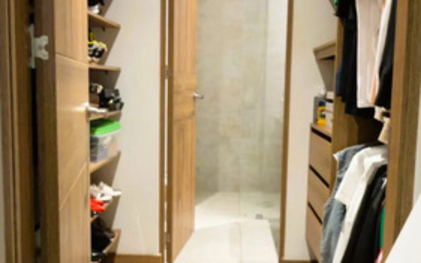 Apartamento En Venta En El Sector Del Poblado, Ciudad Del Río Medellín Ed. Distrito Vera, Med 90 M2, 3 Habitaciones Y Amenidades Premium Negociable