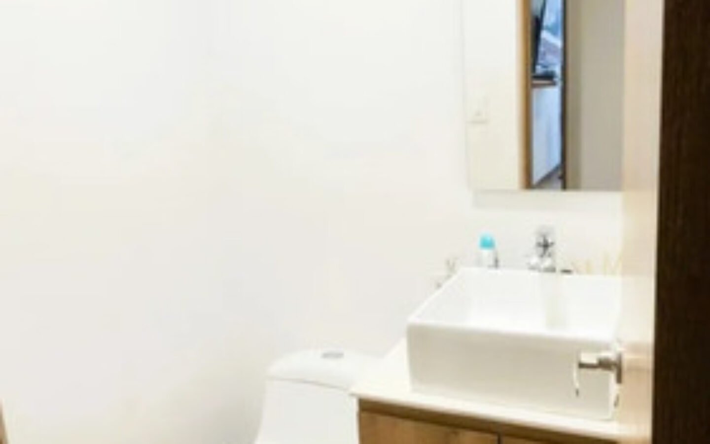 Apartamento En Venta En El Sector Del Poblado, Ciudad Del Río Medellín Ed. Distrito Vera, Med 90 M2, 3 Habitaciones Y Amenidades Premium Negociable