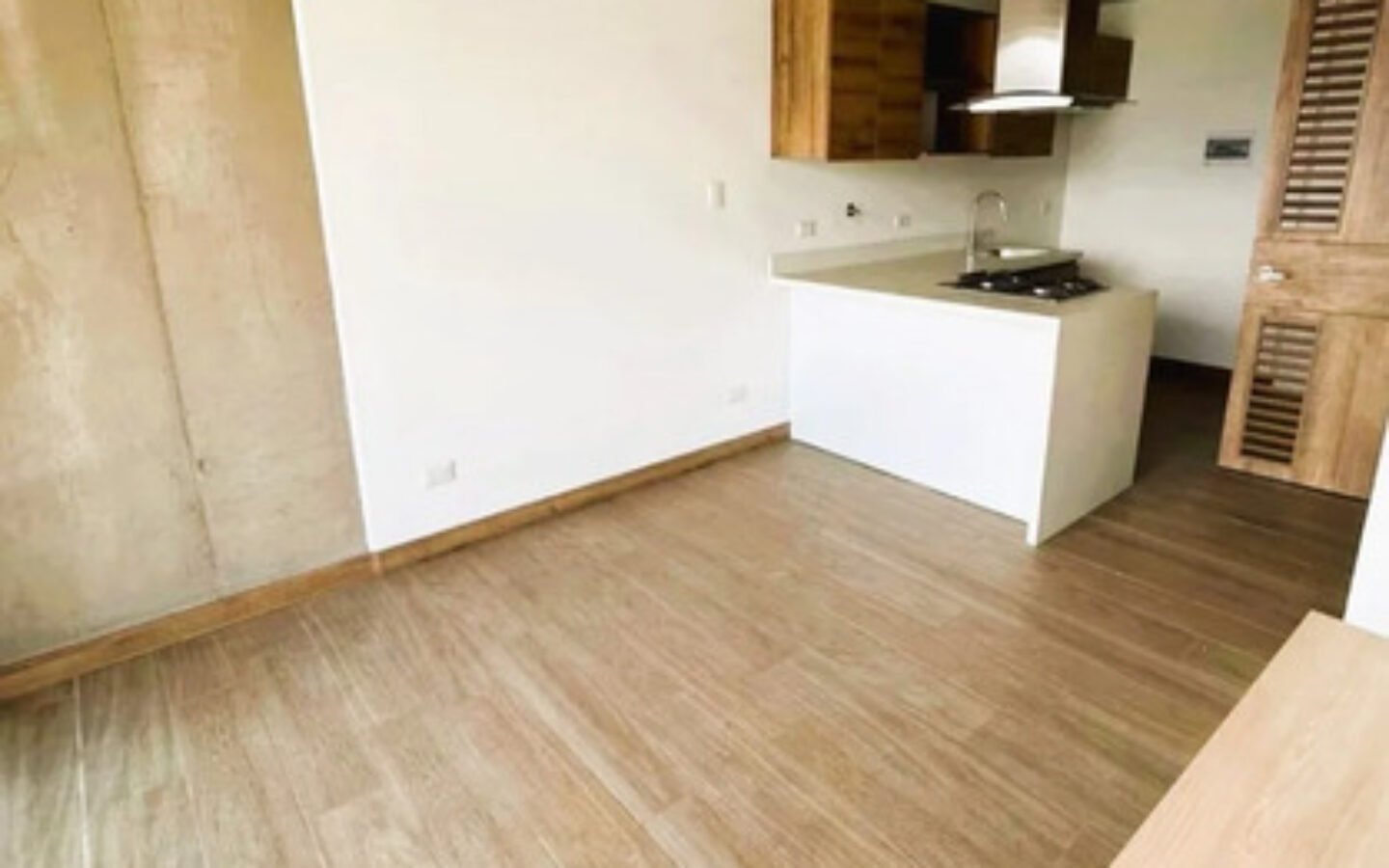 Apartamento Tipo Loft De 47 M² En Venta En Ciudad Del Río, Medellín. Ed Distrito Vera. Con Balcón, Parqueadero Privado, Zona De Ropas Independiente Y Acceso A Piscina, Coworking, Gimnasio…