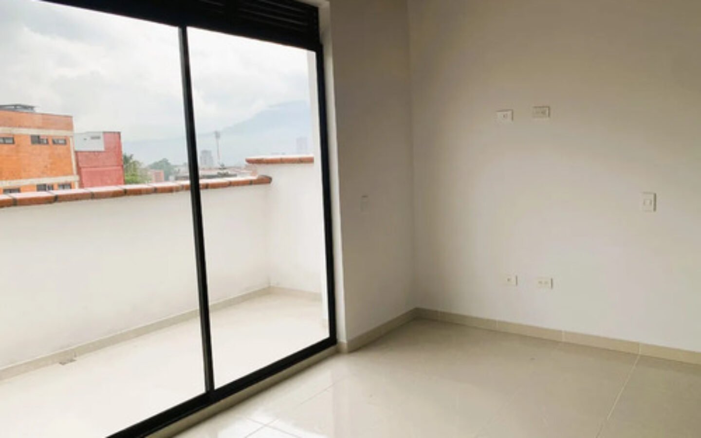 Apartamento Para Estrenar En Venta En El Centro De Itagüí Sector La Gloria | 103 M² Con Balcón Y Terraza Privada