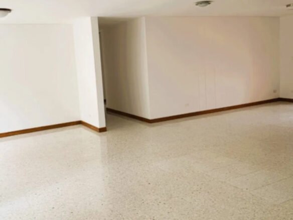Apartamento En Venta En Castropol, El Poblado. Con 134 M², 3 Habitaciones + Servicio, 4 Baños, Parqueadero Doble Lineal Y Excelente Ubicación Cerca De Ciudad Del Río, Provenza Y La Milla De Oro.