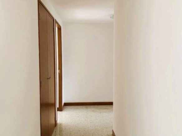Apartamento En Venta En Castropol, El Poblado. Con 134 M², 3 Habitaciones + Servicio, 4 Baños, Parqueadero Doble Lineal Y Excelente Ubicación Cerca De Ciudad Del Río, Provenza Y La Milla De Oro.