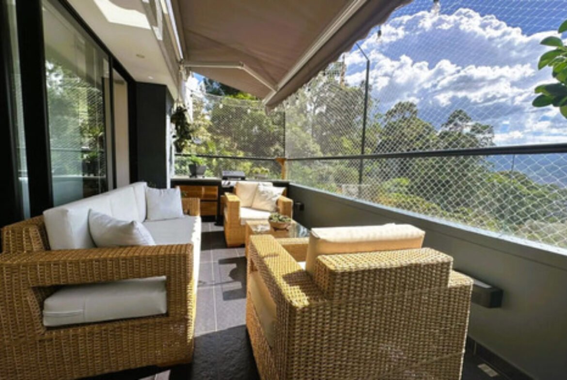 Apartacasa En Venta En El Poblado. Bosque Santo, Medellín. 115 M2 Totales, 2 Habitaciones, 2 Baños, Terraza Privada De 31 M2, 2 Parqueaderos. Ubicación Cerca De Ciudad Del Río, San Diego Y Las Palmas.