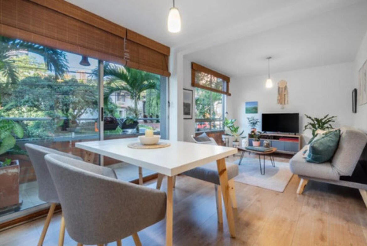 Apartamento En Venta En El Poblado Medellín Con Fácil Acceso A Provenza, Parque Lleras, El Tesoro Y Milla De Oro. 2 Habitaciones + 2 Baños Y Parqueadero.