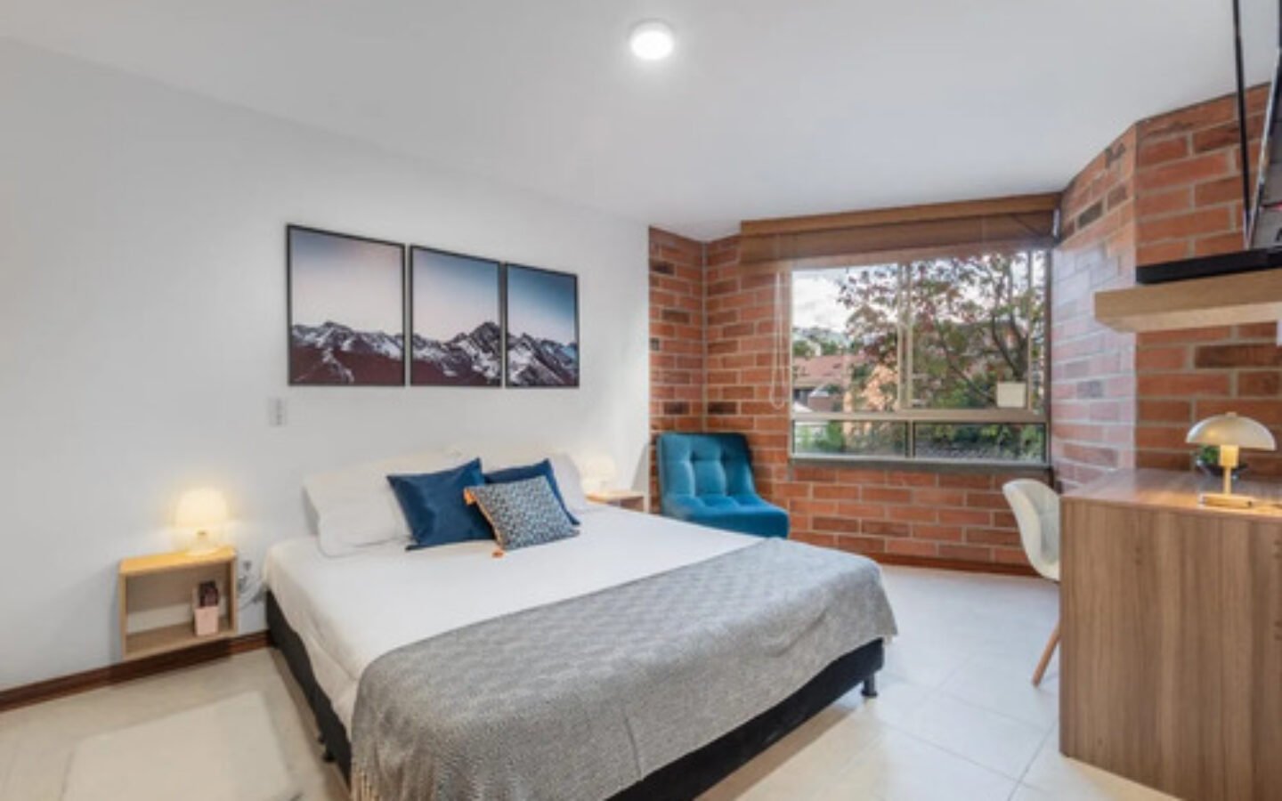 Apartamento En Venta En El Poblado Medellín Con Fácil Acceso A Provenza, Parque Lleras, El Tesoro Y Milla De Oro. 2 Habitaciones + 2 Baños Y Parqueadero.
