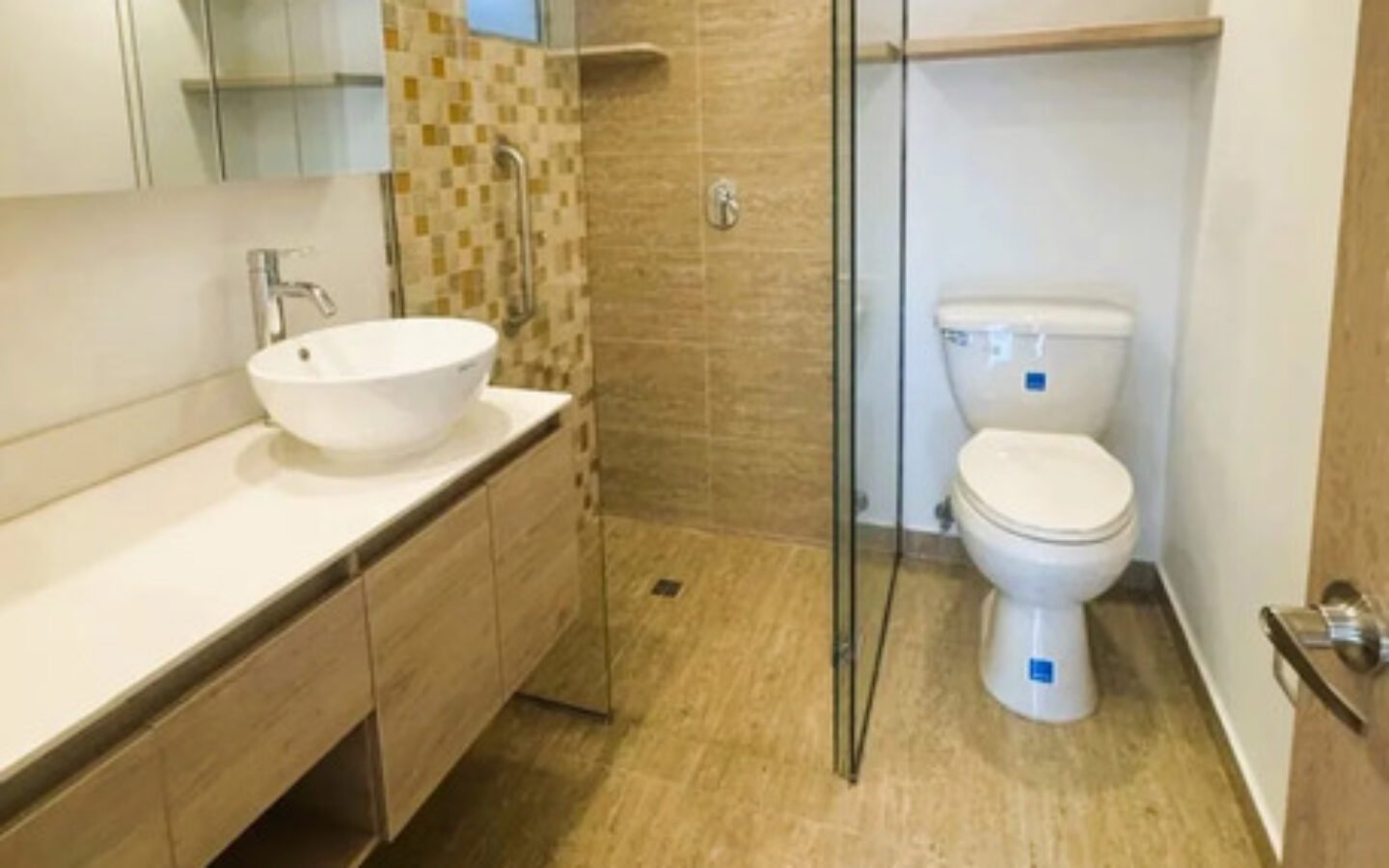 Apartamento En Venta En El Poblado Sector Castropol Medellín. Con 97 M², 2 Habitaciones, 2 Baños, Parqueadero Doble, Cuarto Útil, Gimnasio Y Solárium. Excelente Ubicación