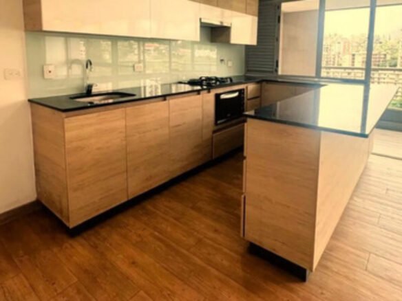 Apartamento En Venta En El Poblado Sector Castropol Medellín. Con 97 M², 2 Habitaciones, 2 Baños, Parqueadero Doble, Cuarto Útil, Gimnasio Y Solárium. Excelente Ubicación
