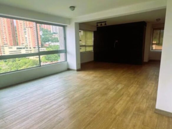 Apartamento En Venta En El Poblado Sector Castropol Medellín. Con 97 M², 2 Habitaciones, 2 Baños, Parqueadero Doble, Cuarto Útil, Gimnasio Y Solárium. Excelente Ubicación