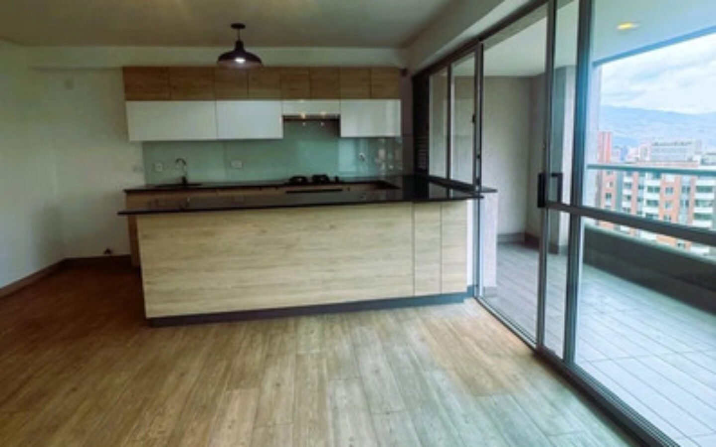 Apartamento En Venta En El Poblado Sector Castropol Medellín. Con 97 M², 2 Habitaciones, 2 Baños, Parqueadero Doble, Cuarto Útil, Gimnasio Y Solárium. Excelente Ubicación