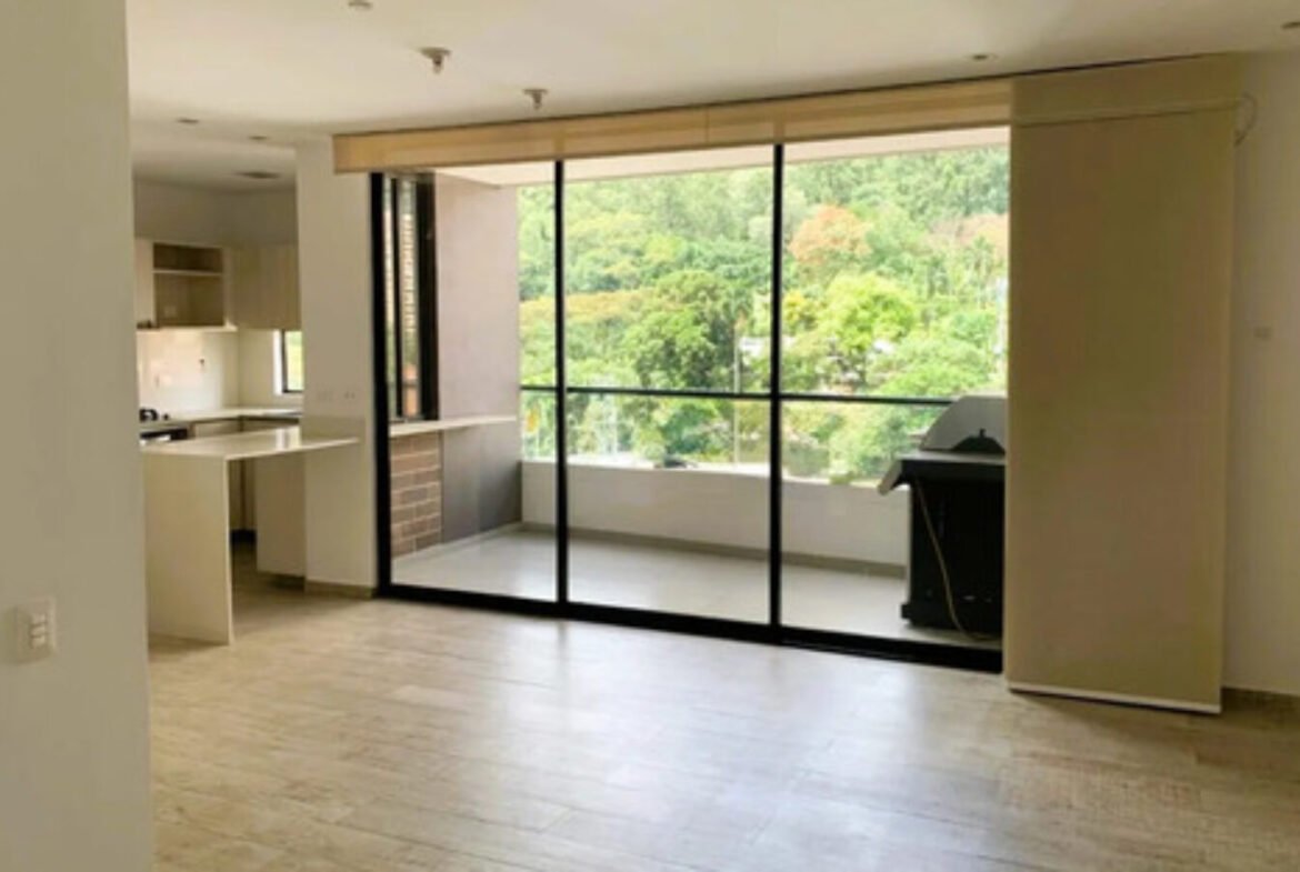 Apartamento Remodelado En Venta En Castropol, El Poblado, Medellín Con 94 M2, 2 Habitaciones, 3 Baños, Parqueadero Doble Y Completas Zonas Comunes Con Piscina Climatizada, Gimnasio Y Salón Social