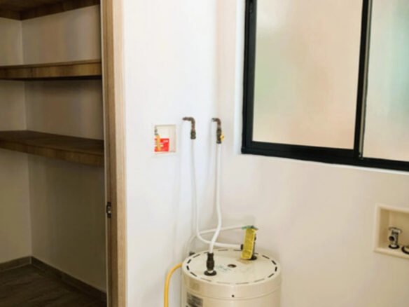 Apartamento Remodelado En Venta En Castropol, El Poblado, Medellín Con 94 M2, 2 Habitaciones, 3 Baños, Parqueadero Doble Y Completas Zonas Comunes Con Piscina Climatizada, Gimnasio Y Salón Social