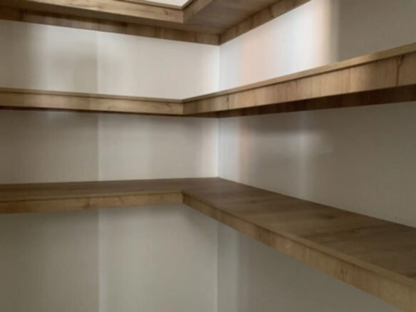 Apartamento Remodelado En Venta En Castropol, El Poblado, Medellín Con 94 M2, 2 Habitaciones, 3 Baños, Parqueadero Doble Y Completas Zonas Comunes Con Piscina Climatizada, Gimnasio Y Salón Social