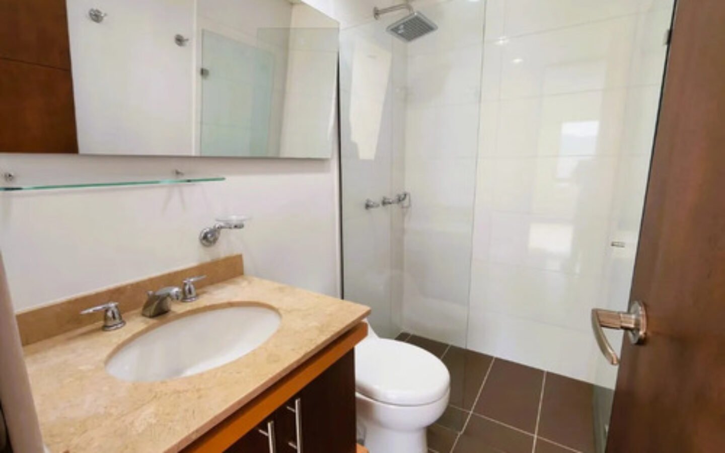 Apartamento En Venta En El Poblado, Castropol Medellín. Con 124.96 M², 3 Habitaciones, 3 Baños, Vista Panorámica Y 2 Parqueaderos, . Unidad Con Piscina, Gimnasio, Turco, Salón Social Y Gran Ubicación
