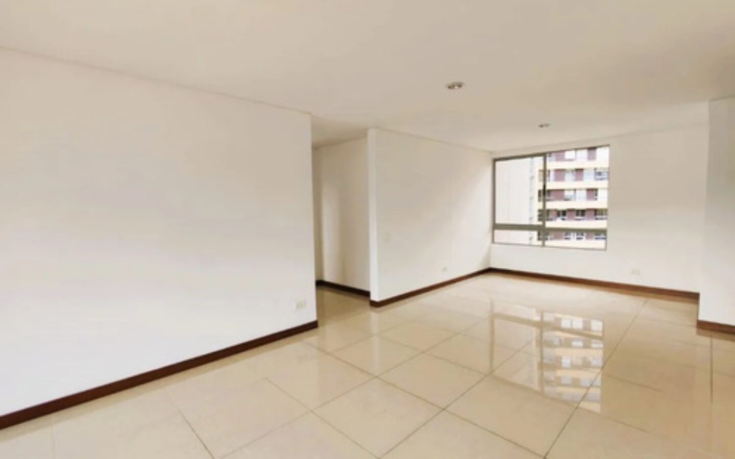 Apartamento En Venta En El Poblado, Castropol Medellín. Con 124.96 M², 3 Habitaciones, 3 Baños, Vista Panorámica Y 2 Parqueaderos, . Unidad Con Piscina, Gimnasio, Turco, Salón Social Y Gran Ubicación