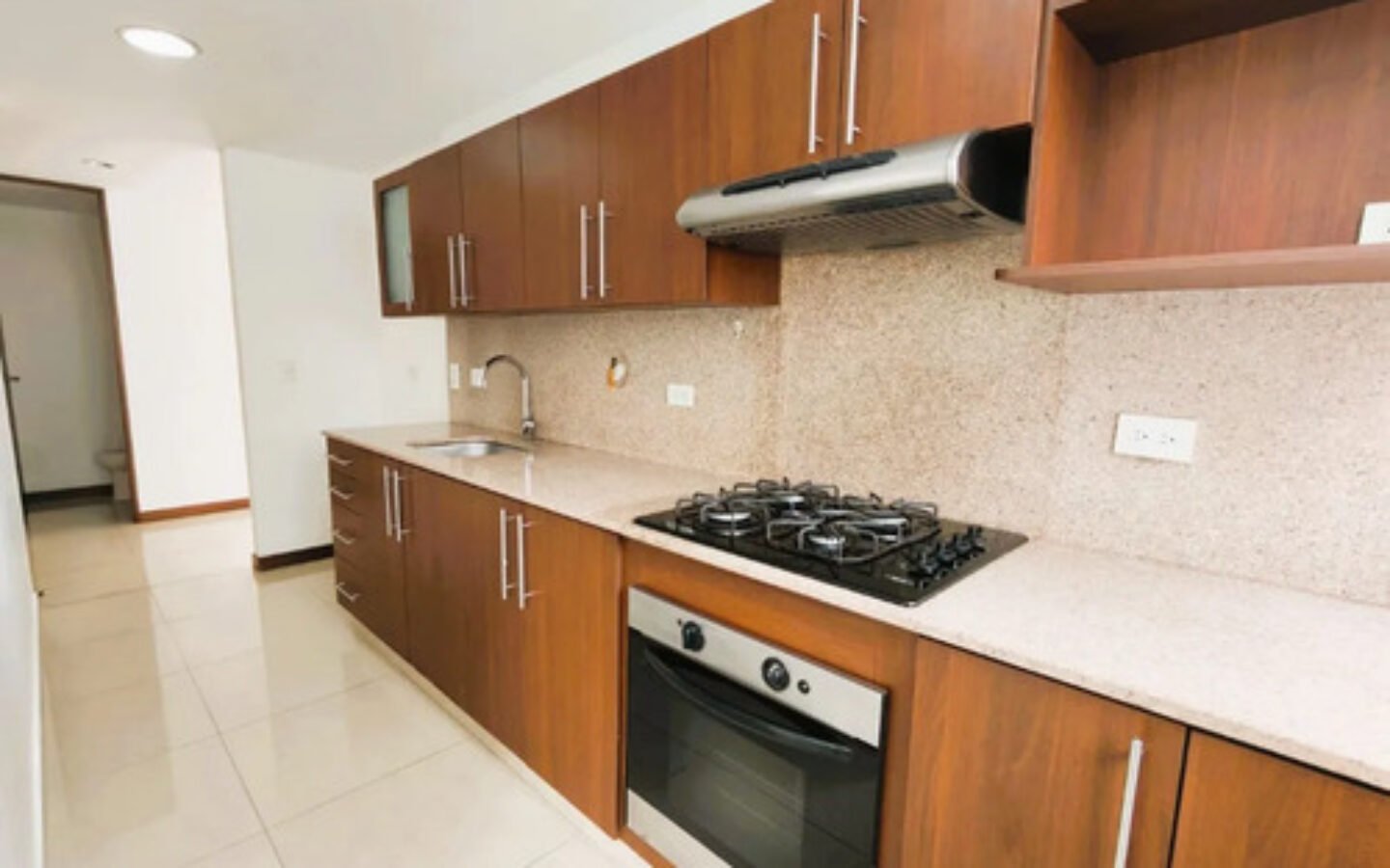 Apartamento En Venta En El Poblado, Castropol Medellín. Con 124.96 M², 3 Habitaciones, 3 Baños, Vista Panorámica Y 2 Parqueaderos, . Unidad Con Piscina, Gimnasio, Turco, Salón Social Y Gran Ubicación