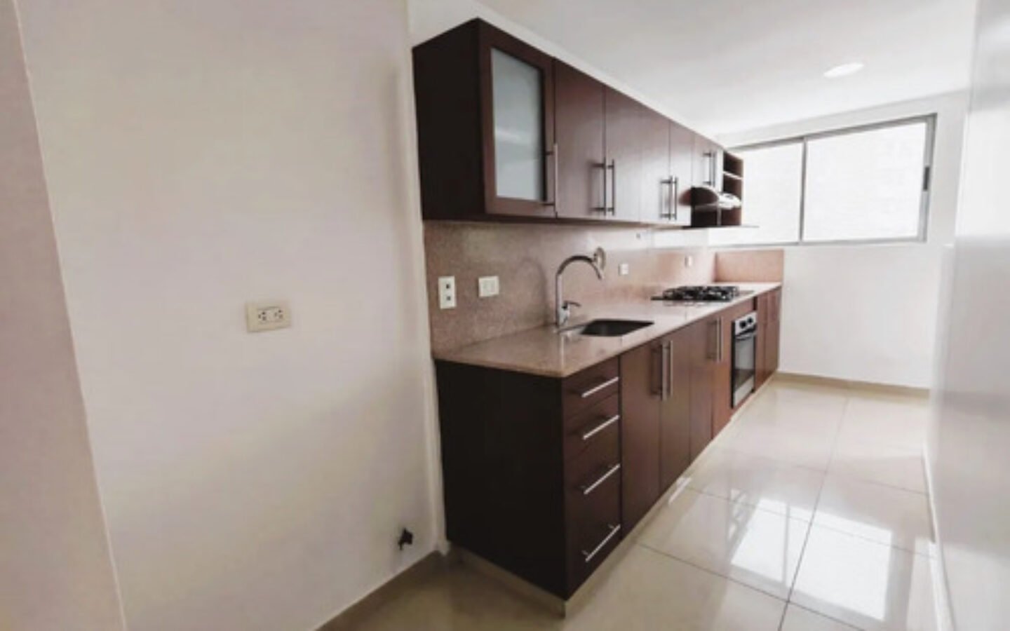 Apartamento En Venta En El Poblado, Castropol Medellín. Con 124.96 M², 3 Habitaciones, 3 Baños, Vista Panorámica Y 2 Parqueaderos, . Unidad Con Piscina, Gimnasio, Turco, Salón Social Y Gran Ubicación