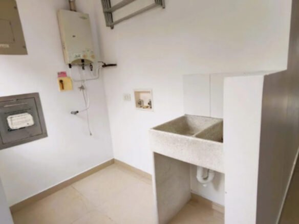 Apartamento En Venta En El Poblado, Castropol Medellín. Con 124.96 M², 3 Habitaciones, 3 Baños, Vista Panorámica Y 2 Parqueaderos, . Unidad Con Piscina, Gimnasio, Turco, Salón Social Y Gran Ubicación