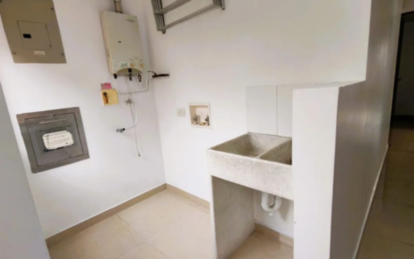Apartamento En Venta En El Poblado, Castropol Medellín. Con 124.96 M², 3 Habitaciones, 3 Baños, Vista Panorámica Y 2 Parqueaderos, . Unidad Con Piscina, Gimnasio, Turco, Salón Social Y Gran Ubicación