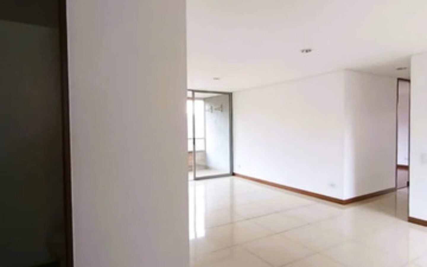 Apartamento En Venta En El Poblado, Castropol Medellín. Con 124.96 M², 3 Habitaciones, 3 Baños, Vista Panorámica Y 2 Parqueaderos, . Unidad Con Piscina, Gimnasio, Turco, Salón Social Y Gran Ubicación