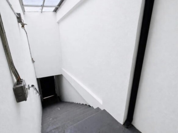 Bodega En Arriendo Cerca A San Diego Medellín 120 M² Con Oficina Y Espacio Para Malacate