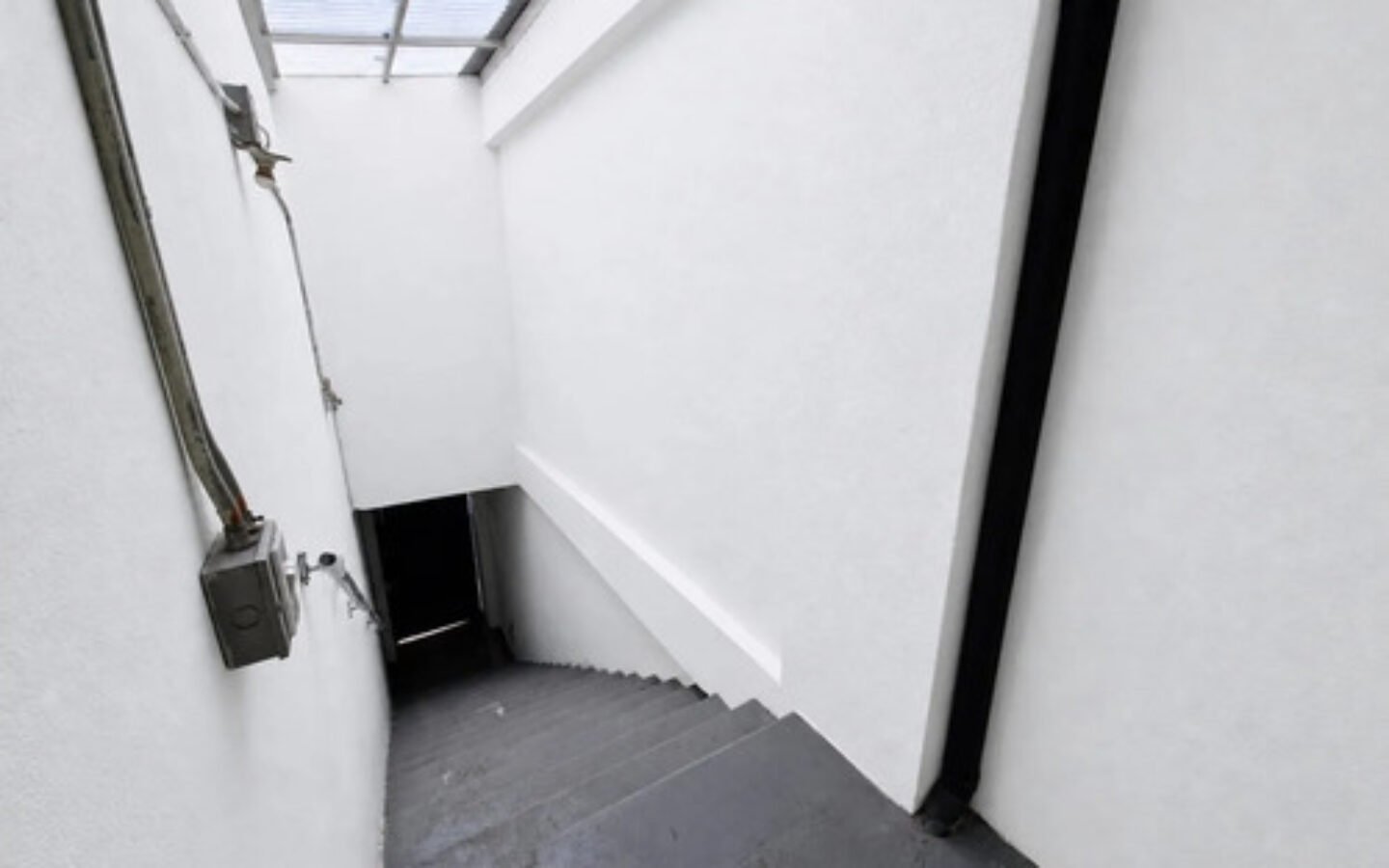 Bodega En Arriendo Cerca A San Diego Medellín 120 M² Con Oficina Y Espacio Para Malacate