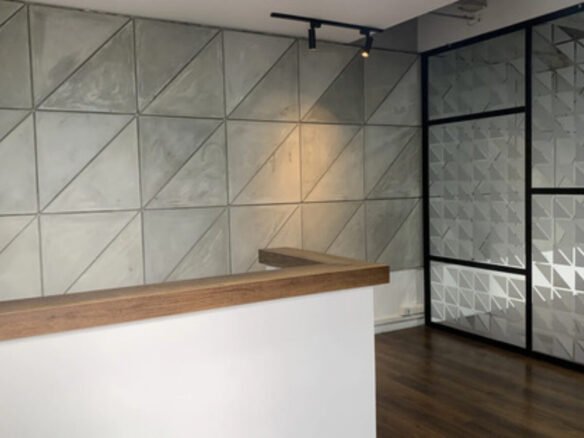 Oficina Corporativa En Provenza. 251 M2 Con Recepción, Con Área De Trabajo Para Equipos, 5 Oficinas Privadas, Auditorio Y 3 Parqueaderos. Ubicación Estratégica En El Poblado.