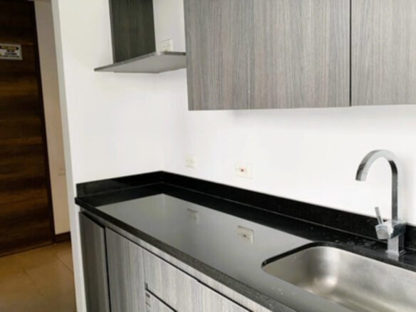 Oficina Corporativa En Provenza. 251 M2 Con Recepción, Con Área De Trabajo Para Equipos, 5 Oficinas Privadas, Auditorio Y 3 Parqueaderos. Ubicación Estratégica En El Poblado.