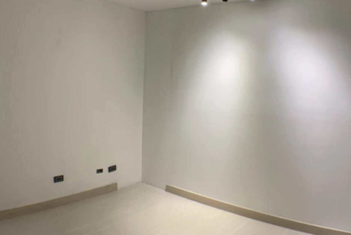 Oficina En Arriendo En Provenza, El Poblado. Espacio De 15 M2, Un Solo Ambiente, Baño Social, Opción De Aire Acondicionado Y Excelente Ubicación Cerca De La Avenida El Poblado Y Parque Lleras.
