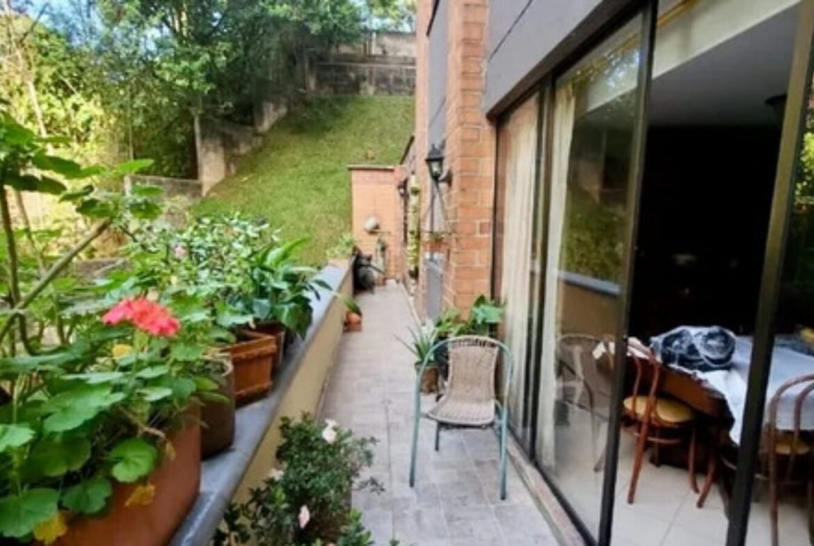 Venta De Apartamento De 3 Habitaciones En Urbanización Por El Sector San Diego Cerca Al Poblado