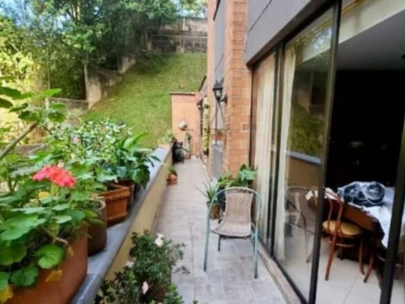 Venta De Apartamento De 3 Habitaciones En Urbanización Por El Sector San Diego Cerca Al Poblado
