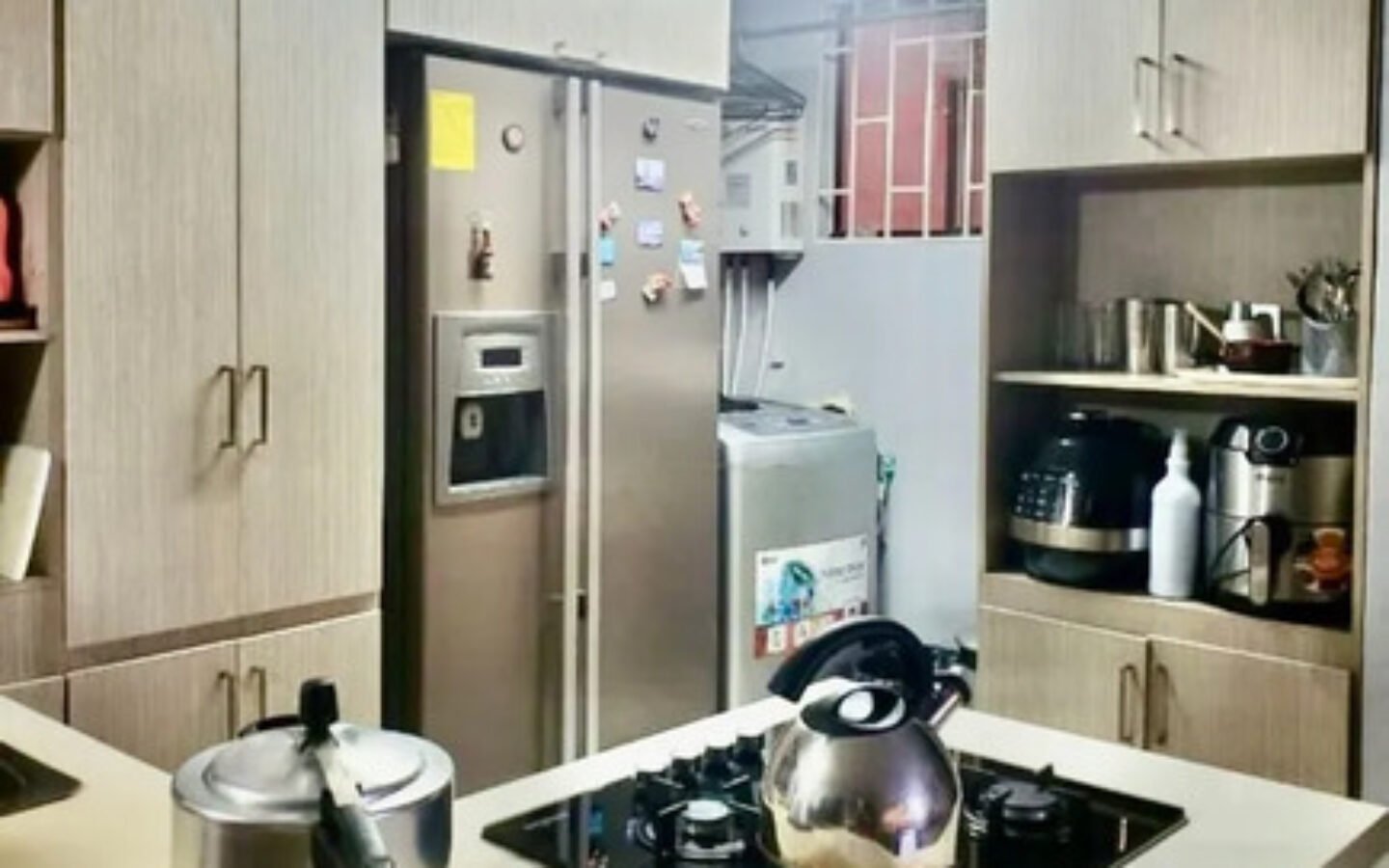 Venta De Apartamento De 3 Habitaciones En Urbanización Por El Sector San Diego Cerca Al Poblado