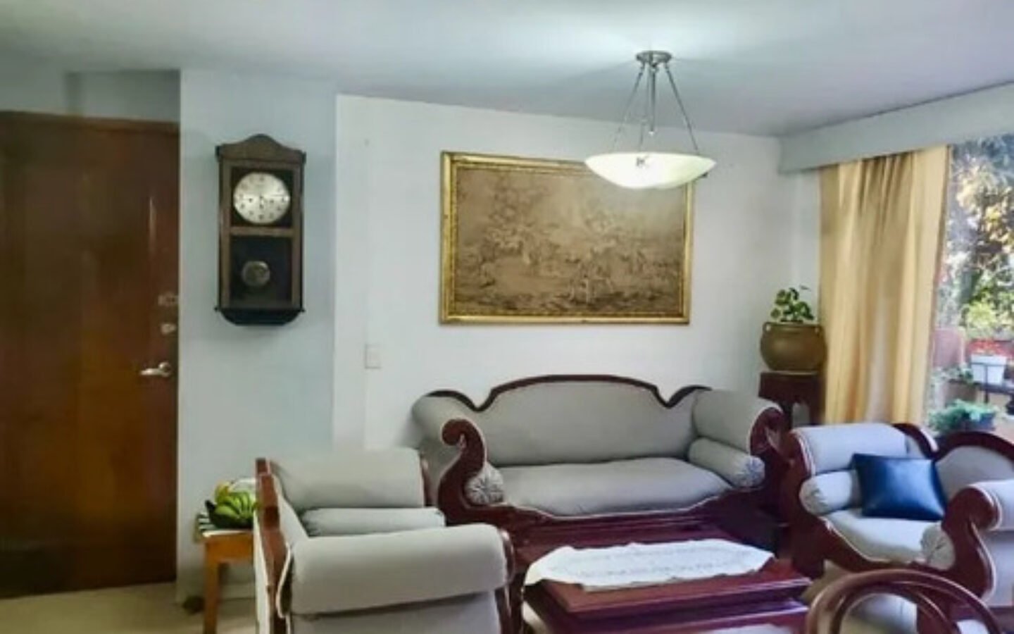 Venta De Apartamento De 3 Habitaciones En Urbanización Por El Sector San Diego Cerca Al Poblado