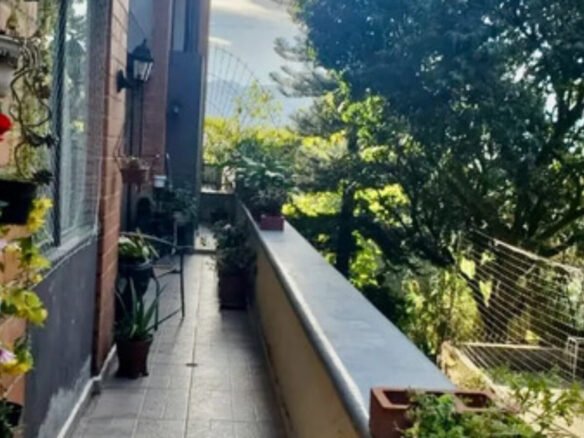 Venta De Apartamento De 3 Habitaciones En Urbanización Por El Sector San Diego Cerca Al Poblado