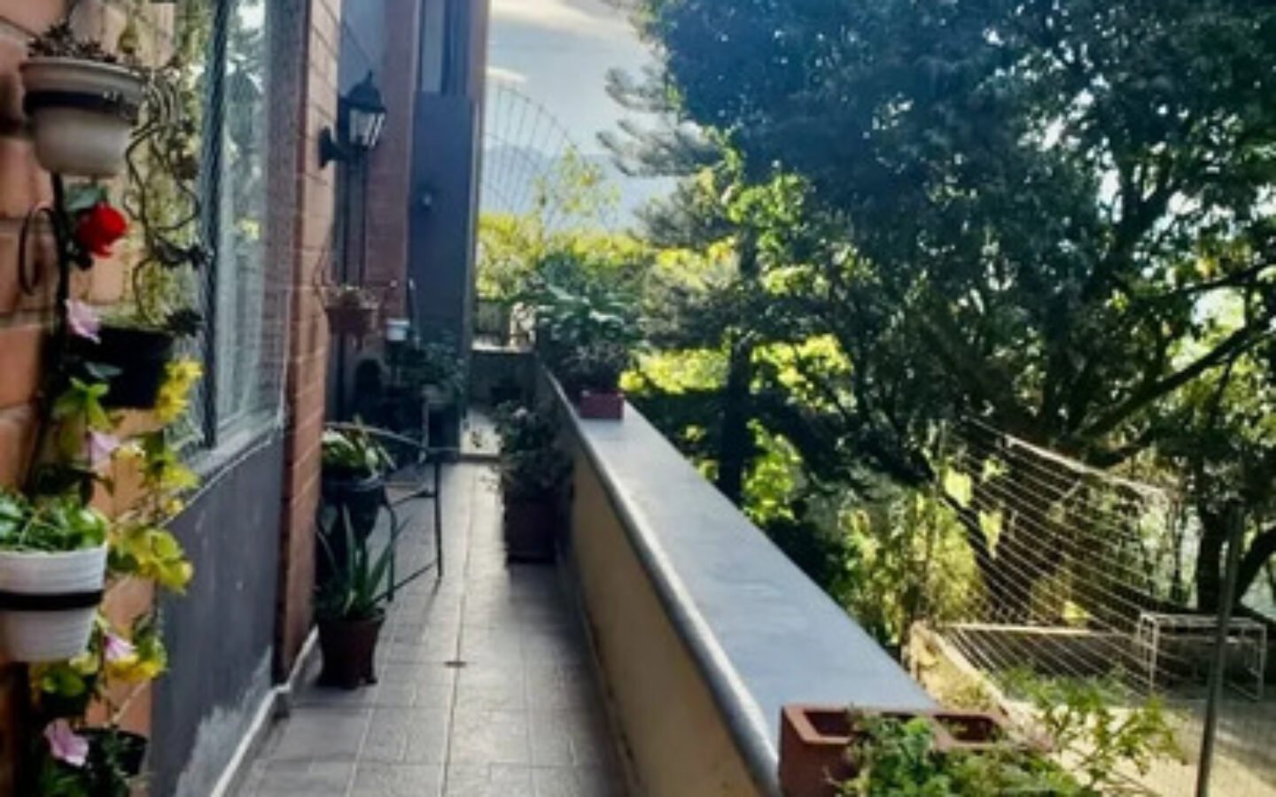 Venta De Apartamento De 3 Habitaciones En Urbanización Por El Sector San Diego Cerca Al Poblado