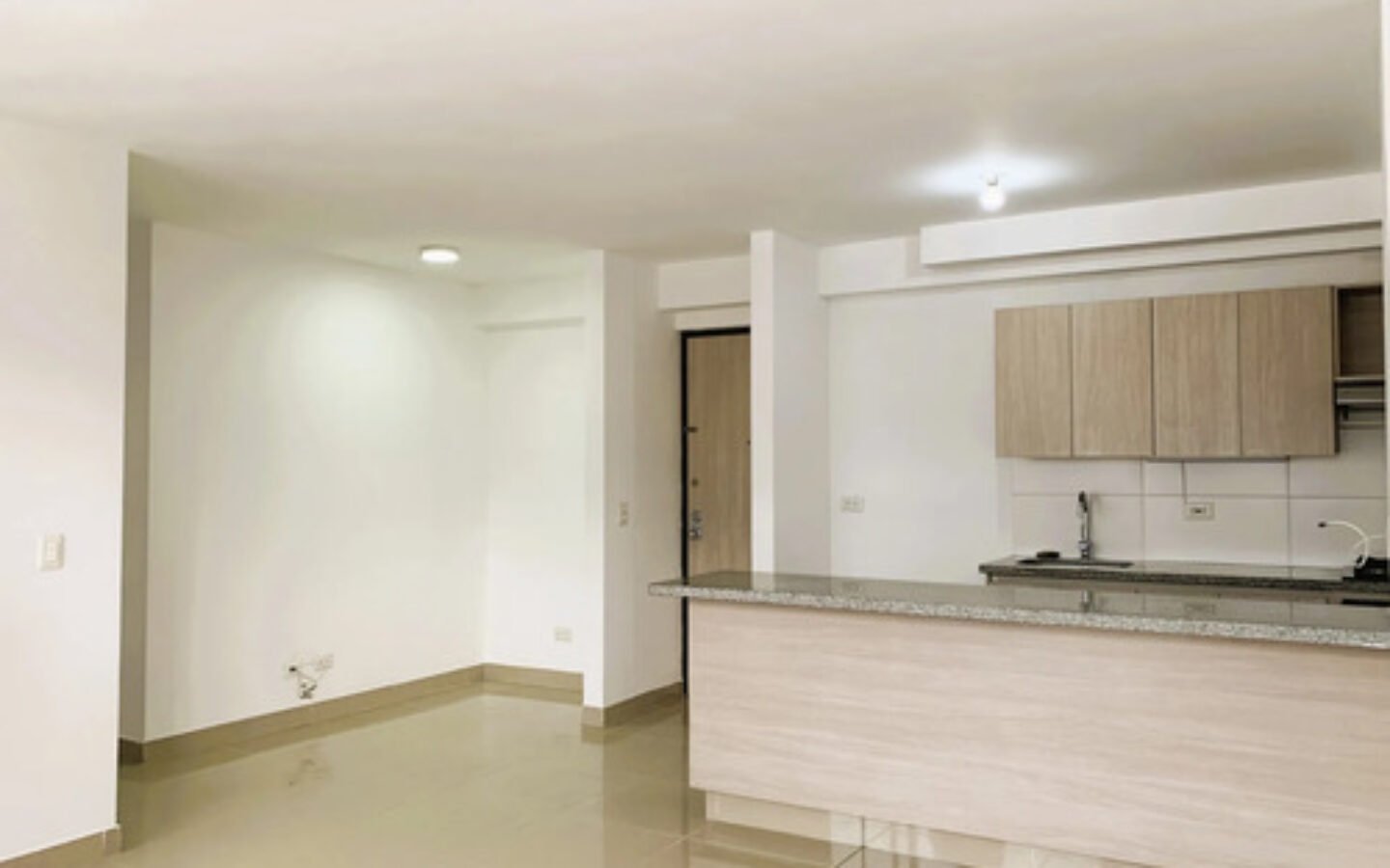 Apartamento En Venta En Hacienda Niquía Bello | Piso 14 Con Vista Exterior Cerca De Puerta Del Norte, 80 M2, 3 Alcobas, 2 Baños Y Piscina Climatizada