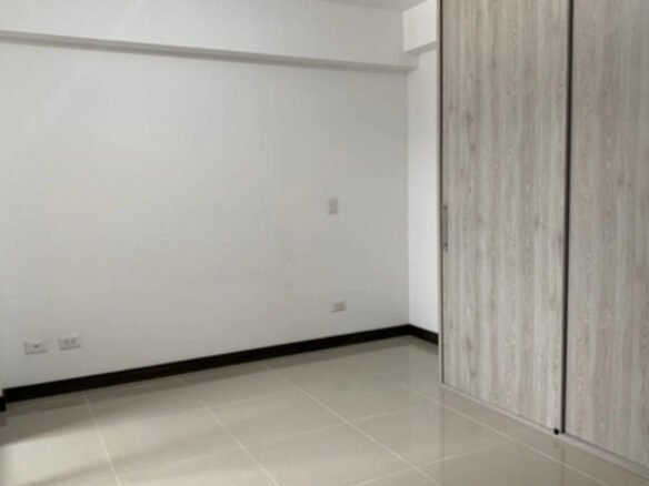 Apartamento En Venta En Hacienda Niquía Bello | Piso 14 Con Vista Exterior Cerca De Puerta Del Norte, 80 M2, 3 Alcobas, 2 Baños Y Piscina Climatizada